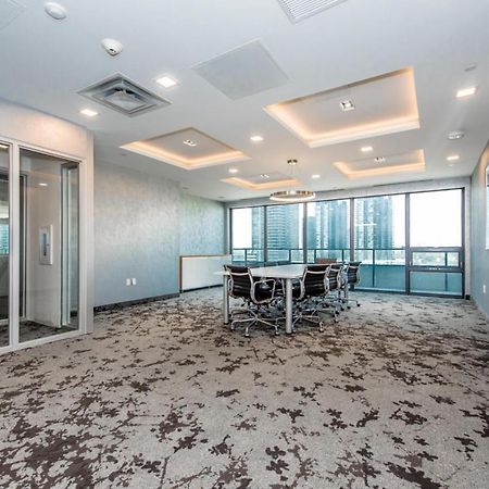 Condo In Parklawn & Lake Shore With Free Parking Close To Airport Toronto Exteriör bild