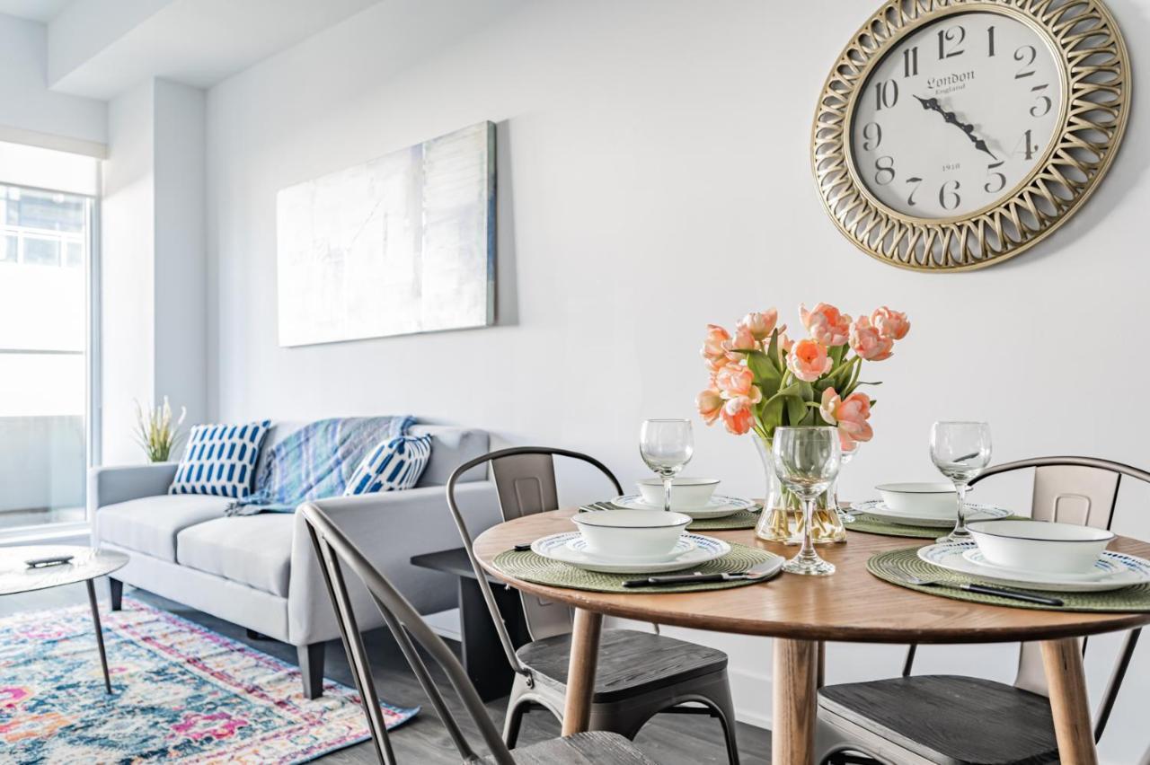 Condo In Parklawn & Lake Shore With Free Parking Close To Airport Toronto Exteriör bild