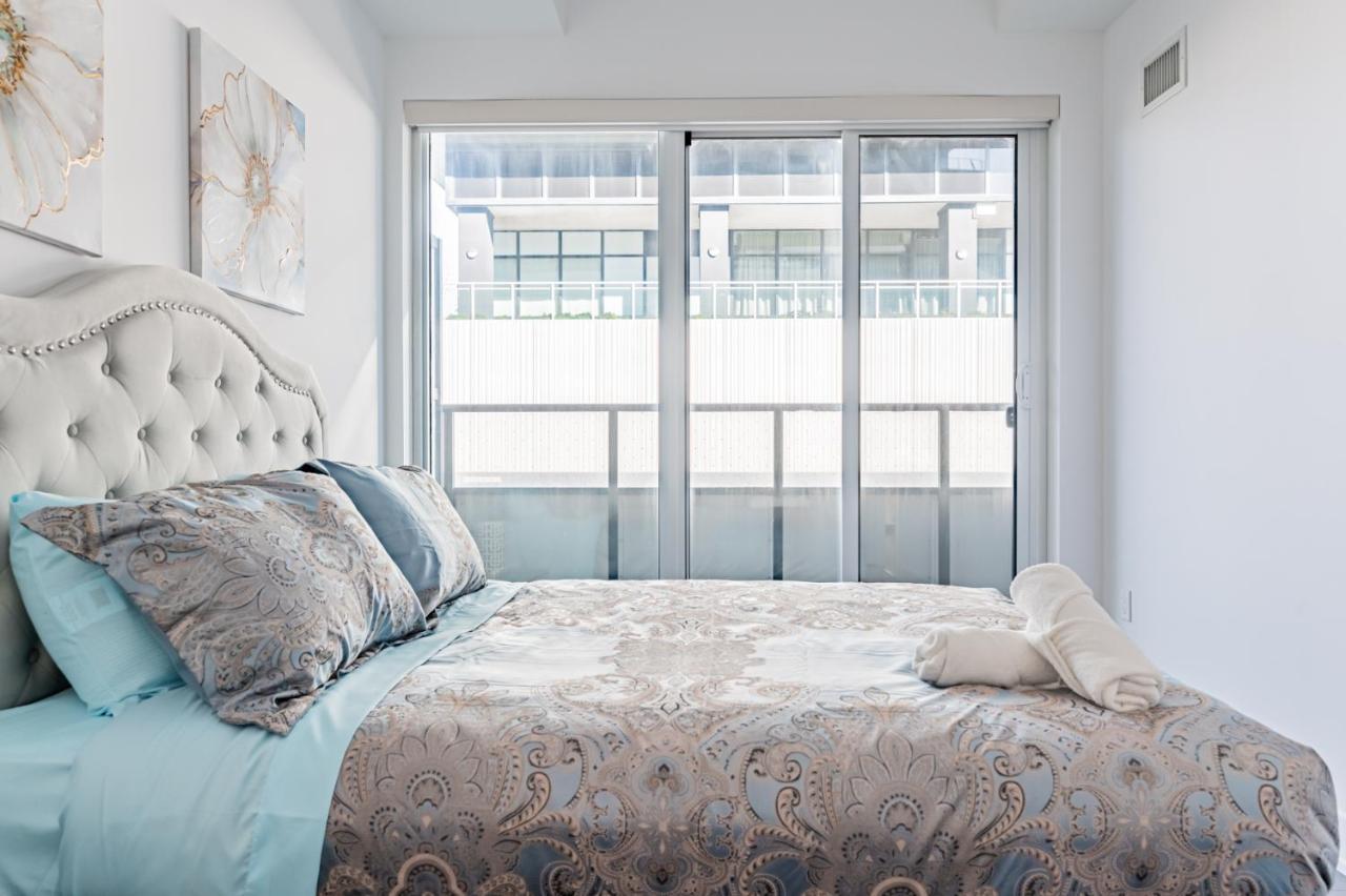 Condo In Parklawn & Lake Shore With Free Parking Close To Airport Toronto Exteriör bild