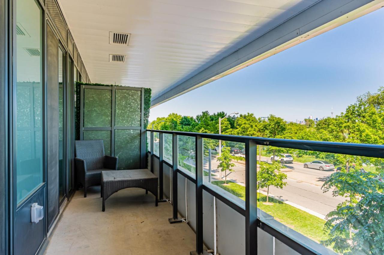 Condo In Parklawn & Lake Shore With Free Parking Close To Airport Toronto Exteriör bild