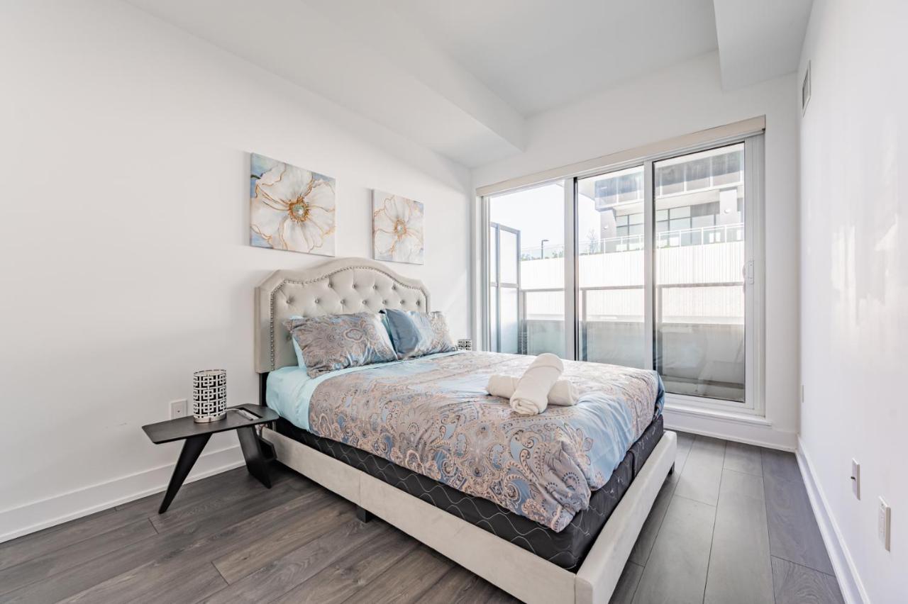 Condo In Parklawn & Lake Shore With Free Parking Close To Airport Toronto Exteriör bild