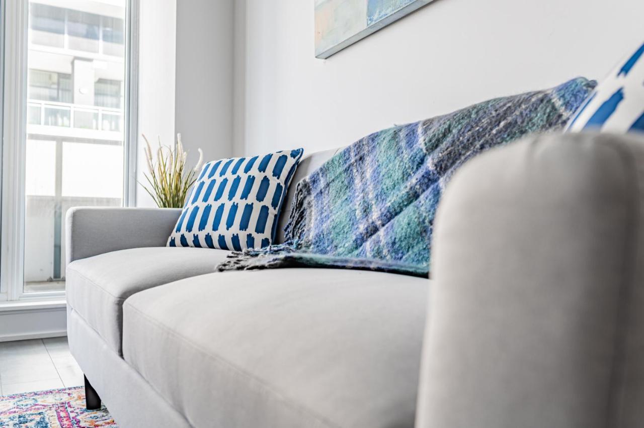 Condo In Parklawn & Lake Shore With Free Parking Close To Airport Toronto Exteriör bild