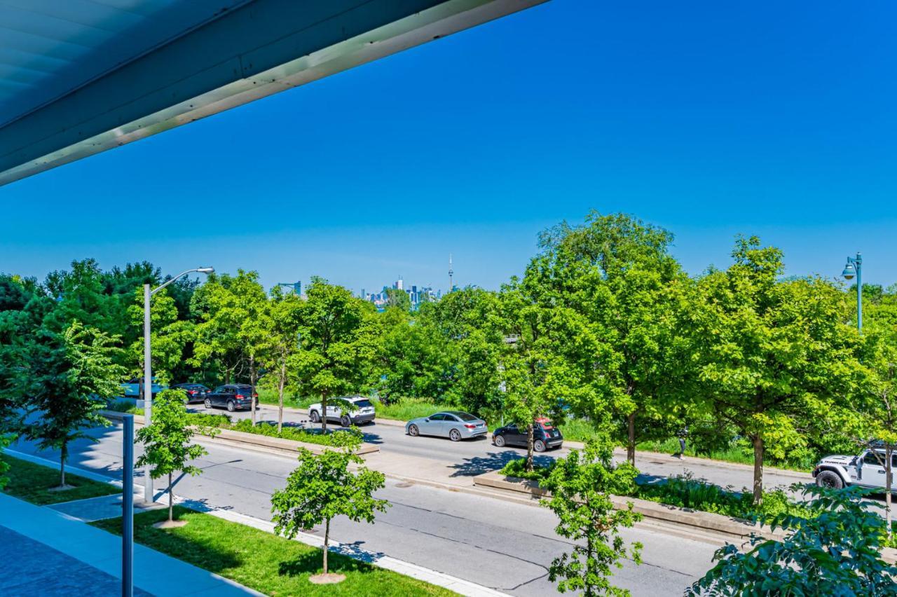 Condo In Parklawn & Lake Shore With Free Parking Close To Airport Toronto Exteriör bild