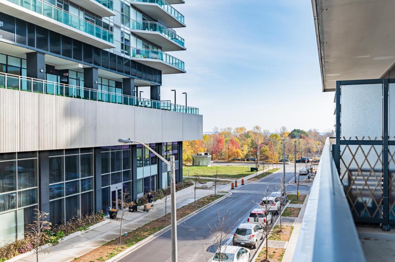 Condo In Parklawn & Lake Shore With Free Parking Close To Airport Toronto Exteriör bild