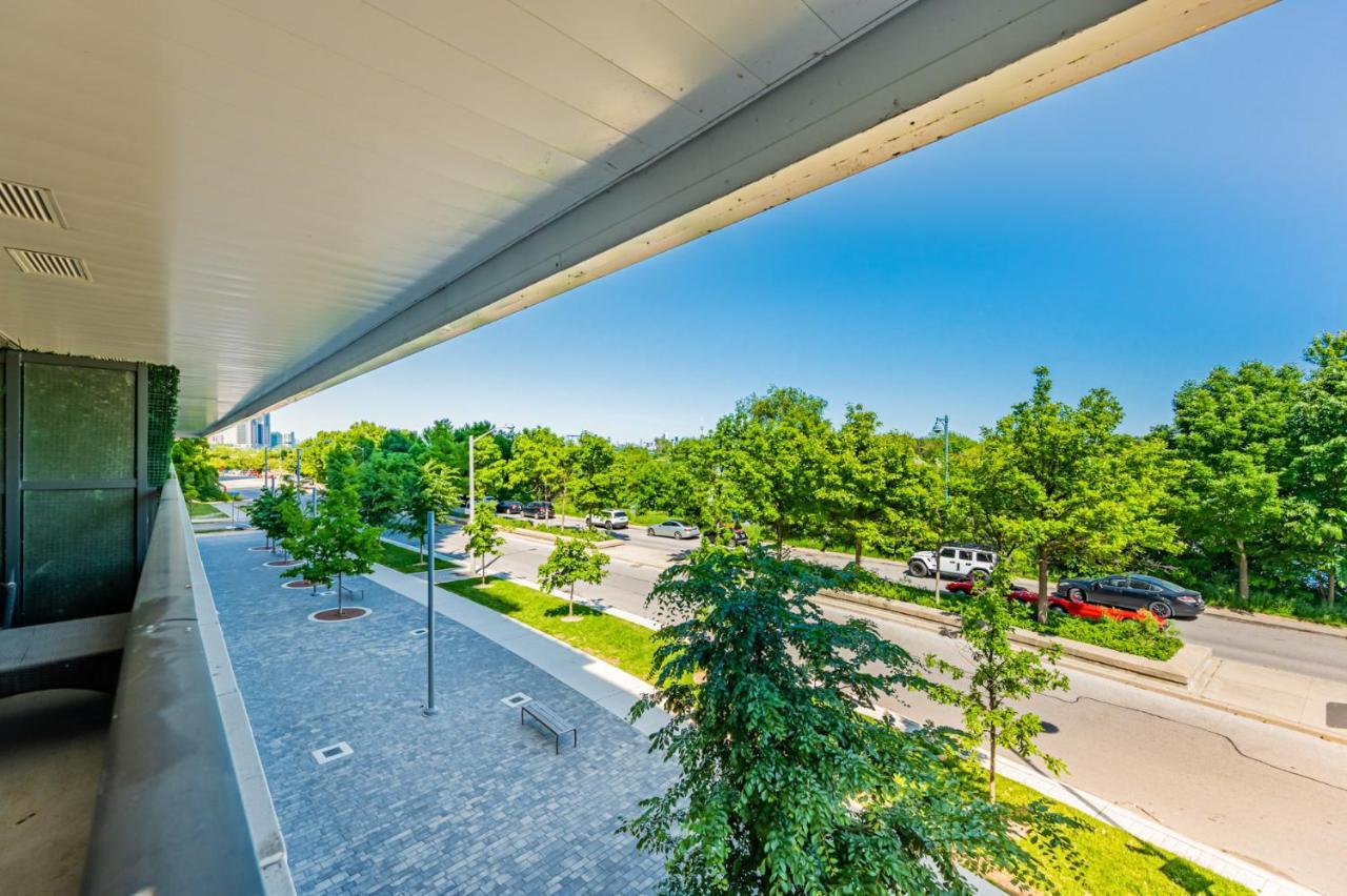 Condo In Parklawn & Lake Shore With Free Parking Close To Airport Toronto Exteriör bild