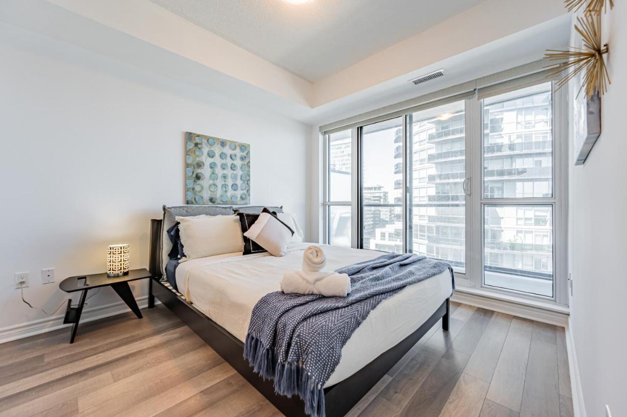Condo In Parklawn & Lake Shore With Free Parking Close To Airport Toronto Exteriör bild