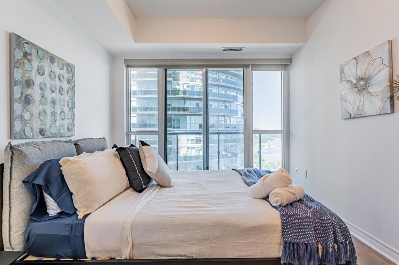 Condo In Parklawn & Lake Shore With Free Parking Close To Airport Toronto Exteriör bild