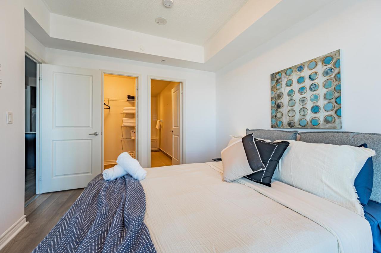 Condo In Parklawn & Lake Shore With Free Parking Close To Airport Toronto Exteriör bild