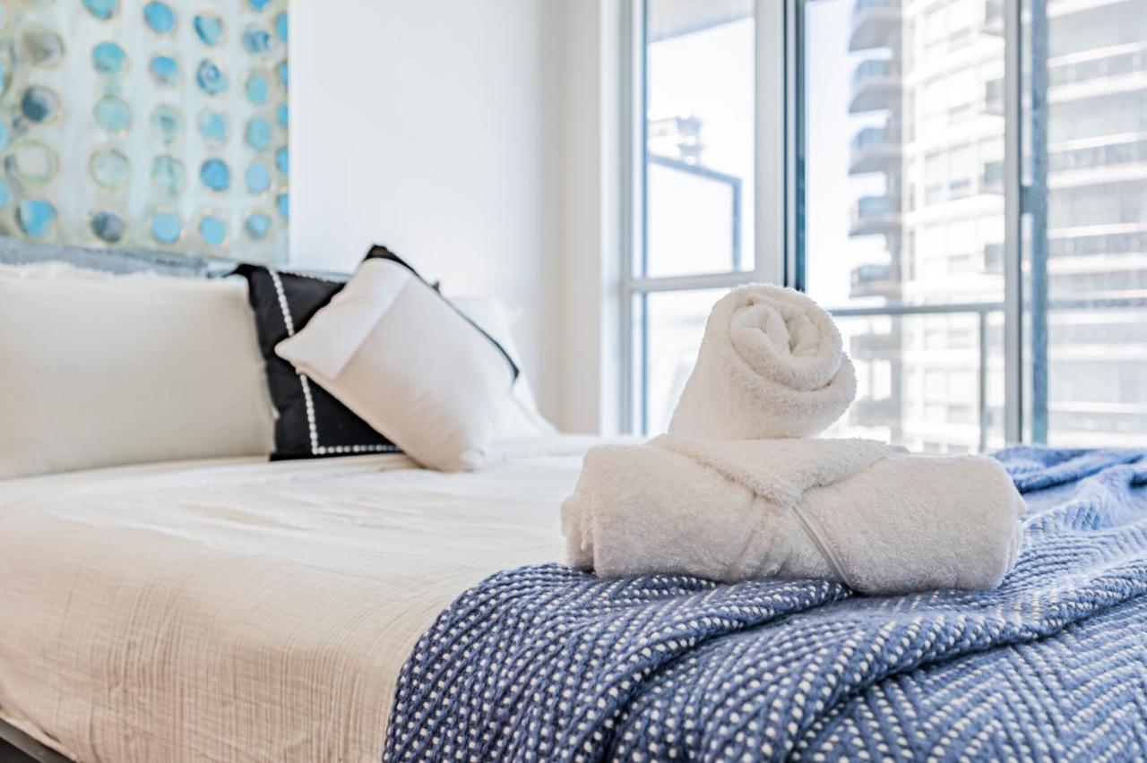 Condo In Parklawn & Lake Shore With Free Parking Close To Airport Toronto Exteriör bild